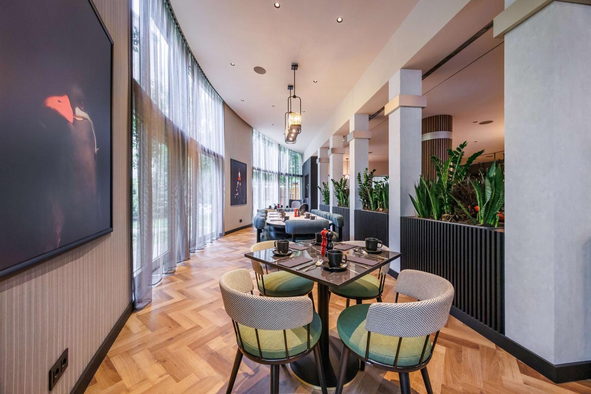 Отель Radisson Red Kudamm Берлин