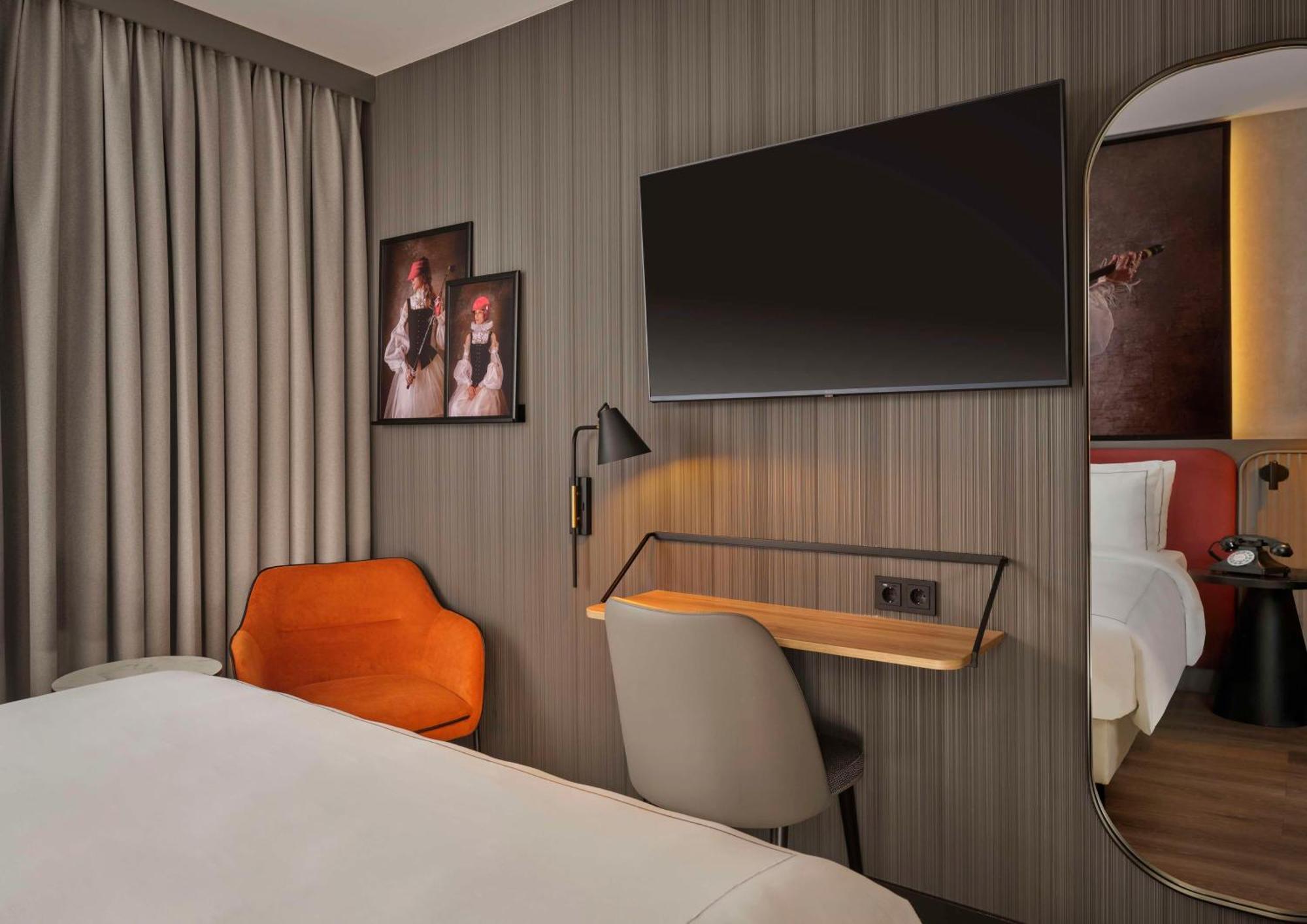 Radisson Red Kudamm Отель