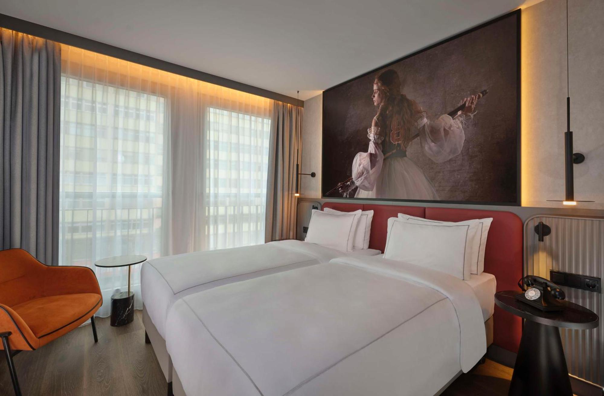 Отель Radisson Red Kudamm 4*