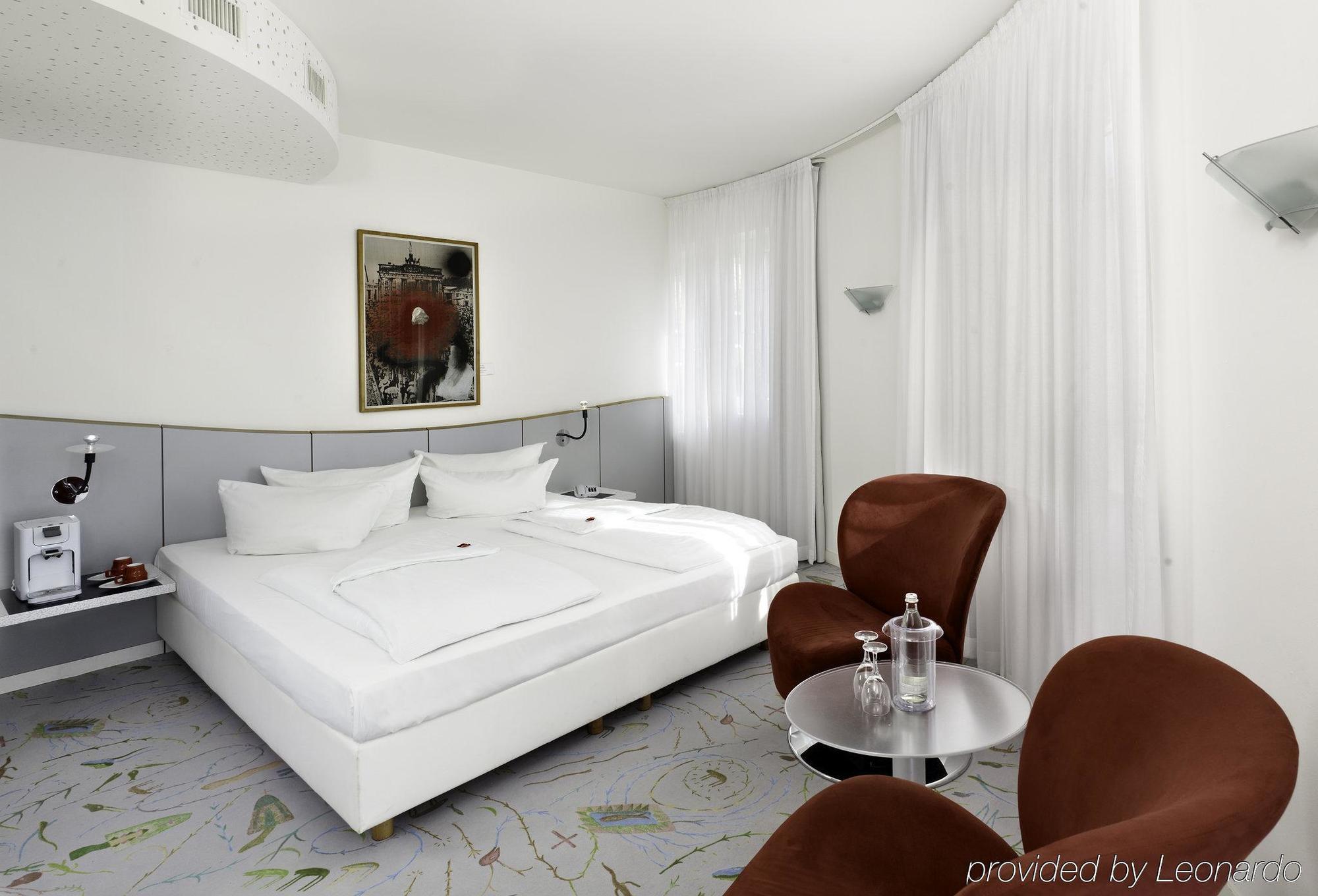 Radisson Red Kudamm Отель 4*