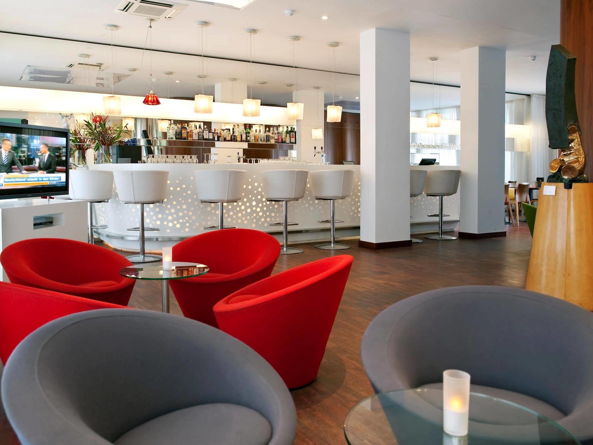 Отель Radisson Red Kudamm 4*